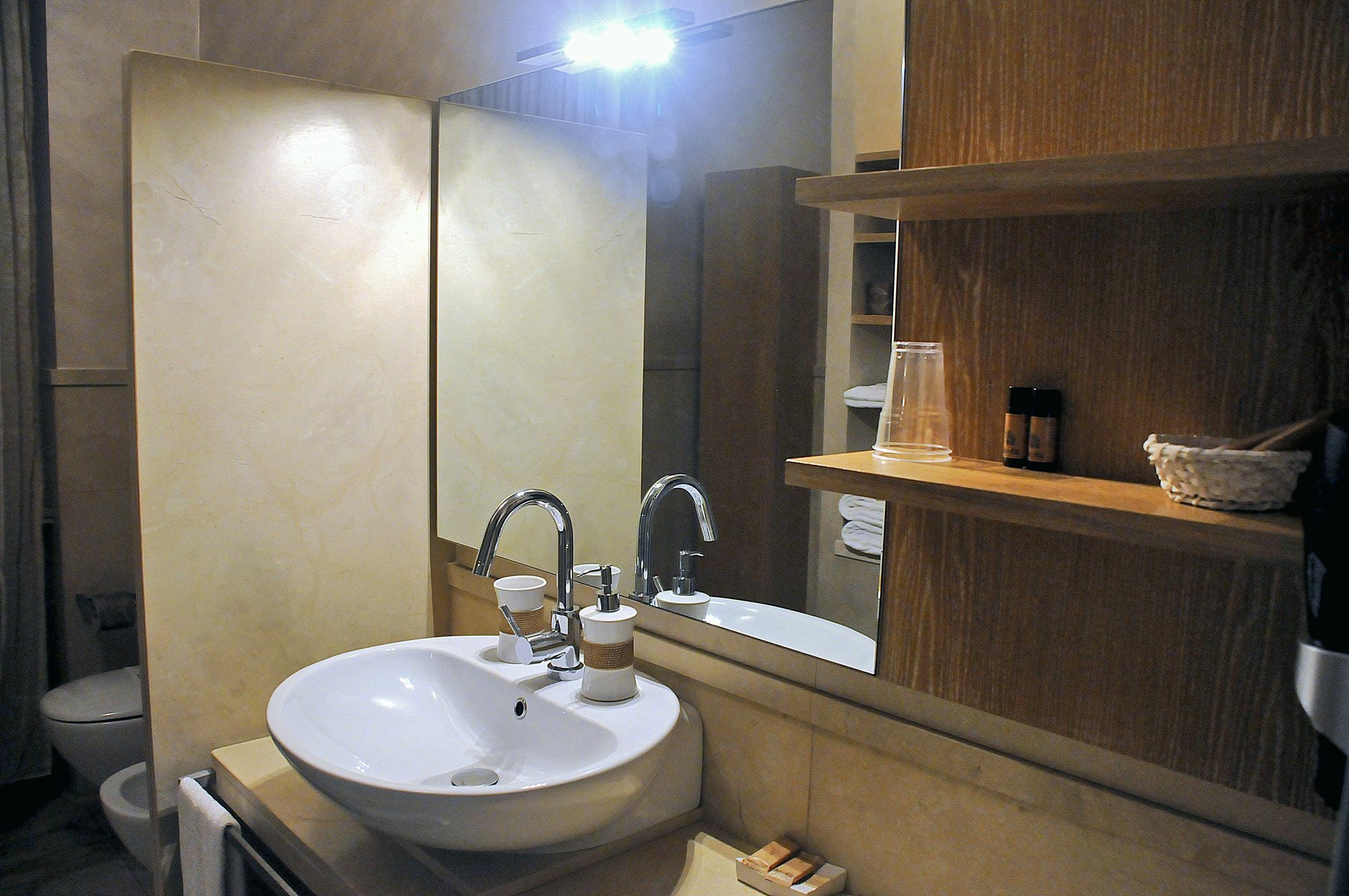 B&B Douce Maison Альба Экстерьер фото